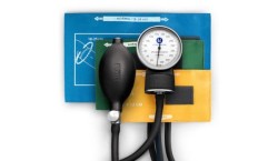 Тонометр механический Little Doctor педиатрический без стетоскопа - 3 детские манжеты - 7-12 см / 11-19 см / 18-26 см LD-80